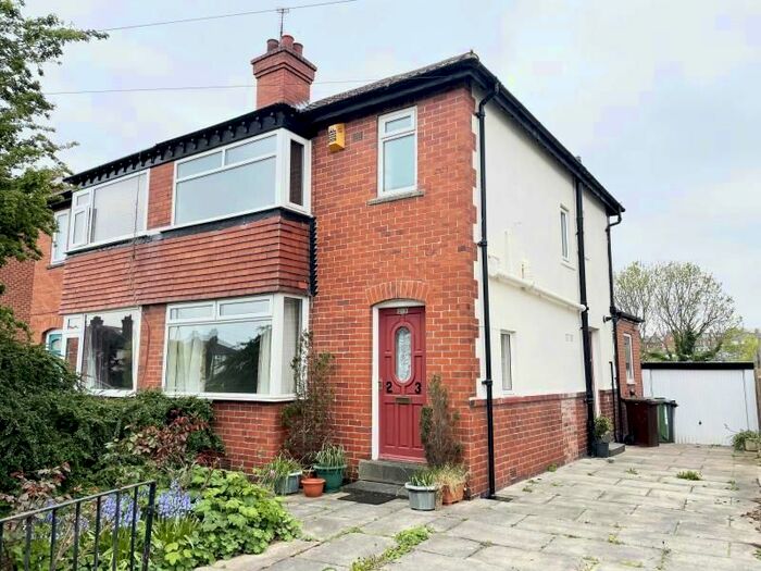 3 Bedroom Flat To Rent In Newport View, Headingley, Leeds, LS6