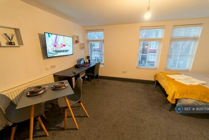 Studio To Rent In Hallewell Road, Birmingham, B16