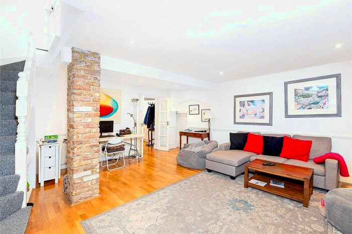 2 Bedroom Maisonette To Rent In Percy Road, London W12