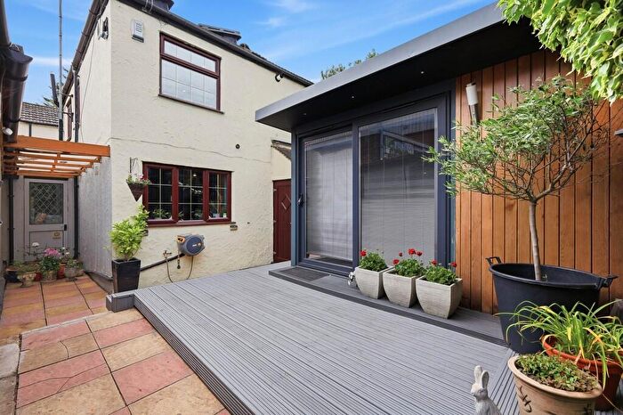 3 Bedroom Semi Detached House For Sale In Station Road, Waltham Abbey, EN9