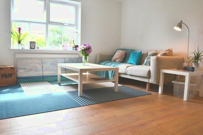 2 Bedroom Flat To Rent In Shaftsbury Gardens, North Acton, London, NW10