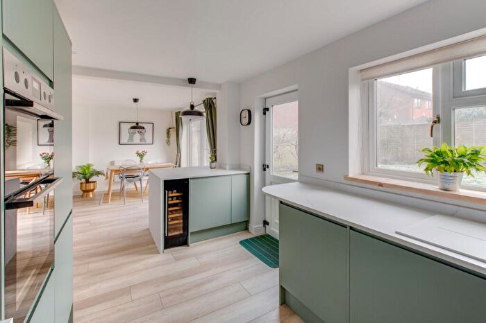 4 Bedroom Detached House For Sale In Newton Road, Bromsgrove, Worcestershire, B60