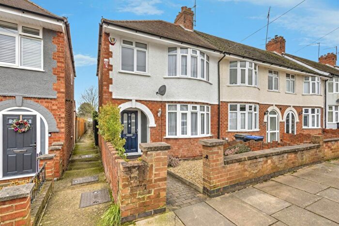 3 Bedroom End Of Terrace House For Sale In Lyncroft Way, Northampton, NN2