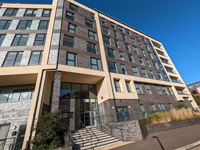 2 Bedroom Apartment To Rent In Bridgewater Point, Worrall Street, Salford, M5