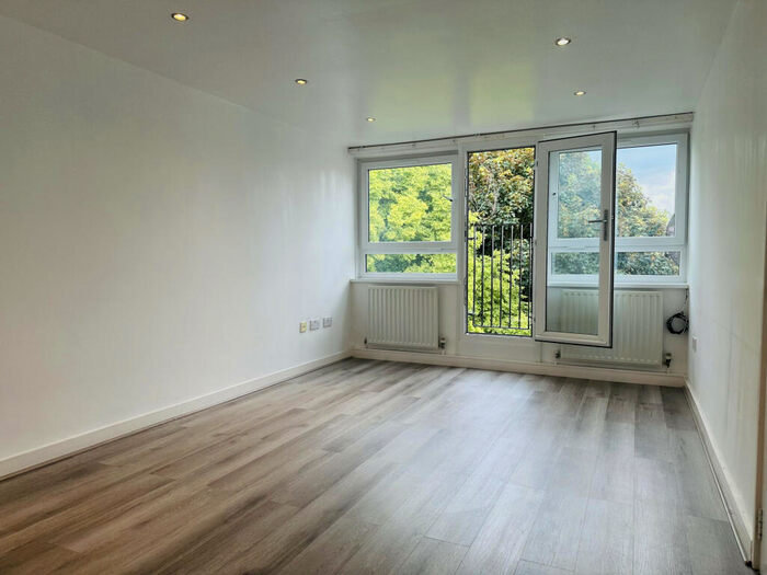 1 Bedroom Apartment To Rent In Stranraer Way, London, N1