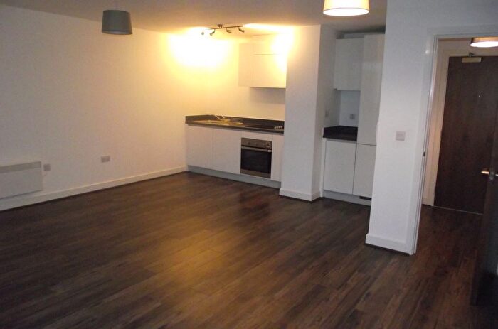 1 Bedroom Flat To Rent In Apartment, Landmark, Waterfront West, Brierley Hill, West Midlands, DY5