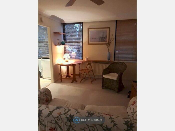 Studio To Rent In Pimlico, London, SW1V