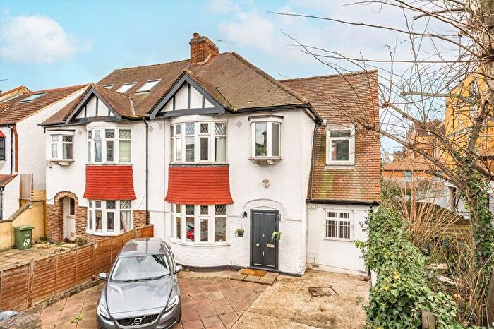 5 Bedroom Semi Detached House For Sale In Kings Avenue, Clapham, SW4