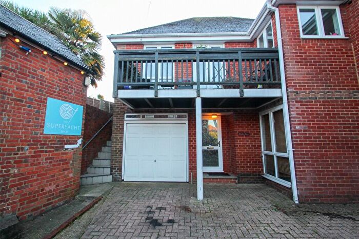3 Bedroom Semi Detached House For Sale In High Street, Hamble, Southampton, Hampshire, SO31