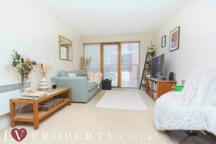 1 Bedroom Apartment To Rent In Canal Wharf, Waterfront Walk, B1