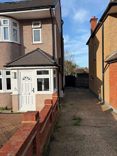 1 Bedroom Semi Detached House To Rent In Sheila Road, Romford, RM5