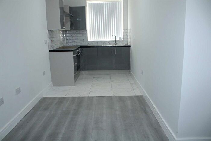 2 Bedroom Flat To Rent In West Bromwich Street, Walsall, WS1