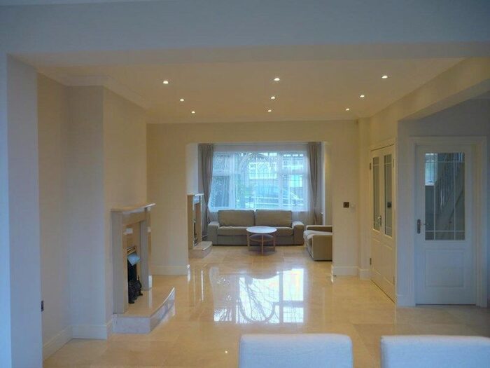 4 Bedroom Semi-Detached House To Rent In Clarendon Road, London, Greater London, W5