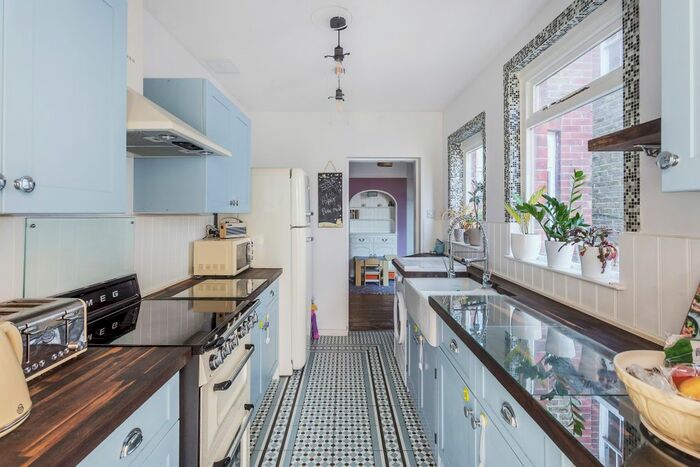 2 Bedroom Semi-Detached House To Rent In Ref: Se - Osborne Road, Redhill, RH1