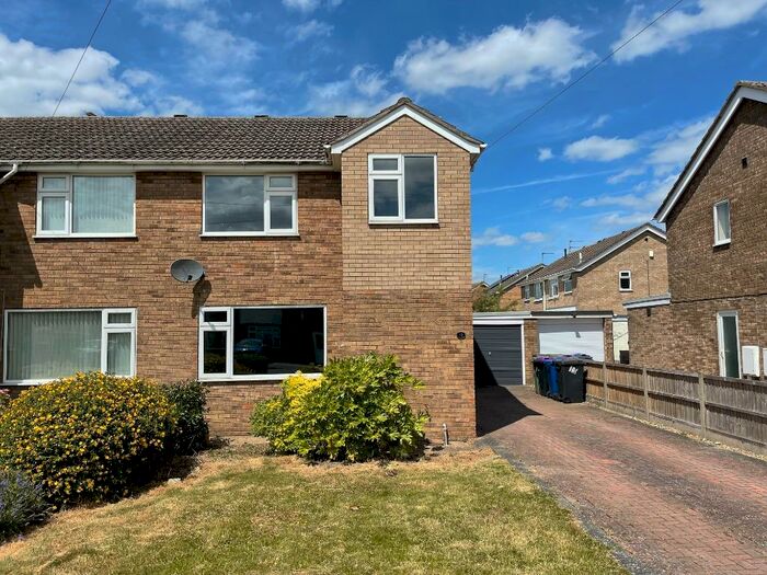 3 Bedroom Semi-Detached House To Rent In Westhall Road, Welton, LN2