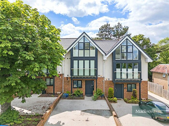 4 Bedroom Terraced House To Rent In Hainault Road, Chigwell, Essex, IG7