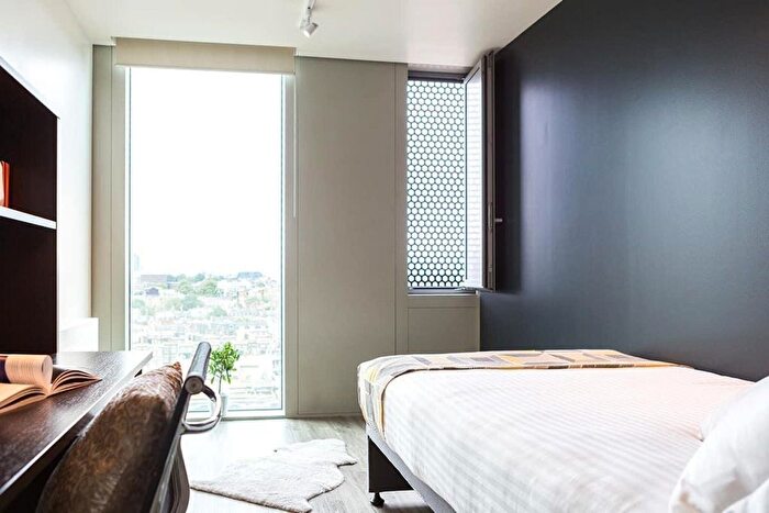 Studio To Rent In Pentonville Road, London, N1