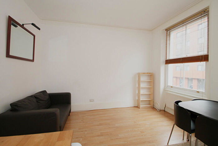 1 Bedroom Flat To Rent In Caledonian Road, Islington, London, N7