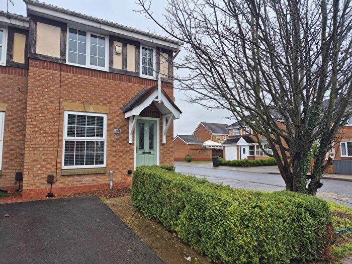 2 Bedroom End Of Terrace House To Rent In Buckingham Grove, Scartho Top, DN33