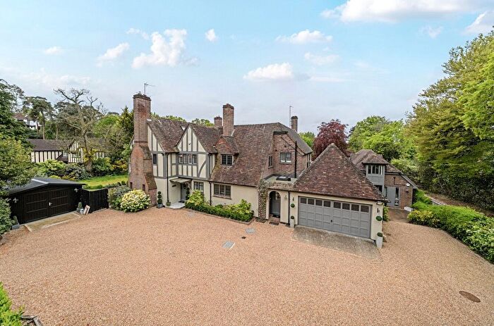 7 Bedroom Detached House For Sale In Heathway, Camberley, Surrey, GU15