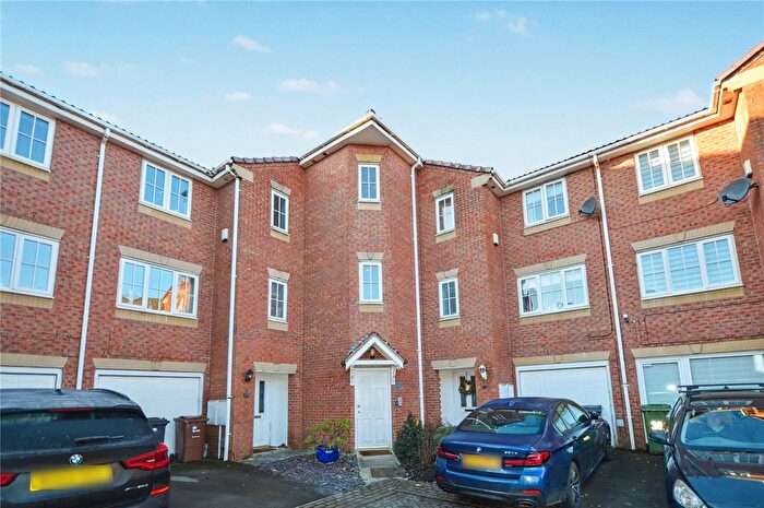 1 Bedroom Flat For Sale In Kensington Way, Leeds, West Yorkshire, LS10