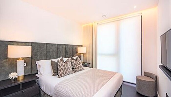 2 Bedroom Flat To Rent In Charles Clowes Walk, London, SW11