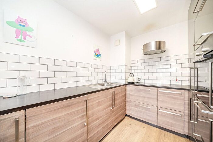 1 Bedroom Flat For Sale In Hillyard Street, London, SW9