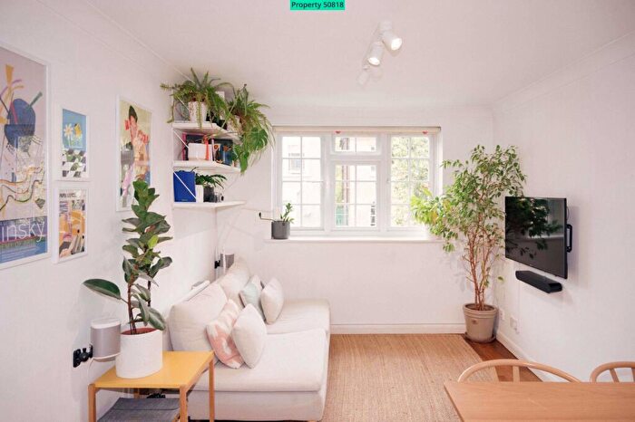 1 Bedroom Flat For Sale In Gables Close, London, SE5