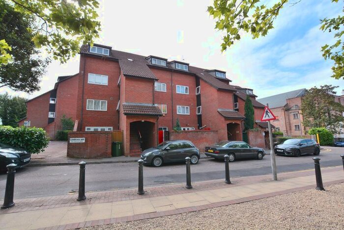 2 Bedroom Flat To Rent In Cumbrian Way, Uxbridge, UB8
