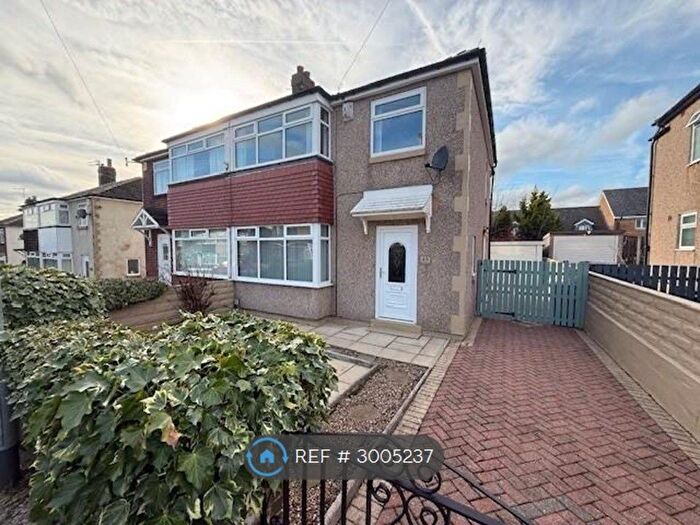 3 Bedroom Semi Detached House To Rent In Wrose Mount, Shipley, BD18