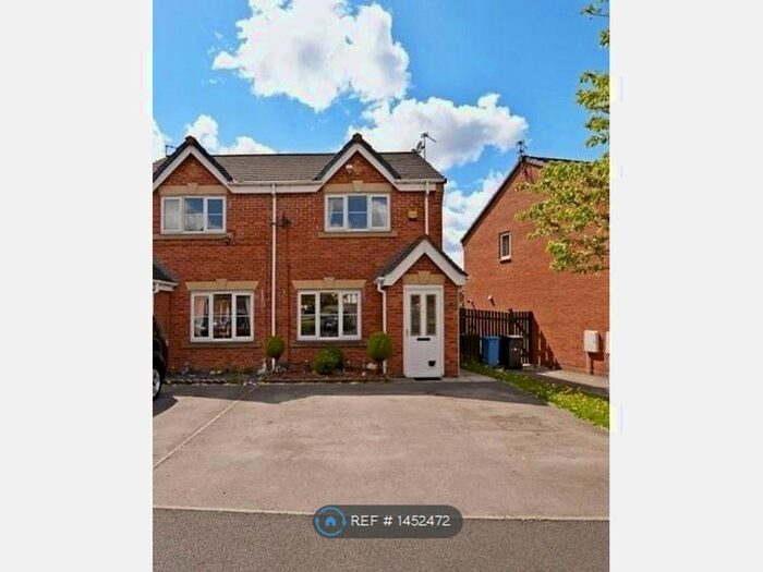 2 Bedroom Semi-Detached House To Rent In Hansby Close, Oldham, OL1