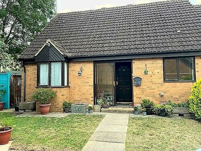 2 Bedroom Bungalow To Rent In Birchwood, Carterton, Oxfordshire, OX18