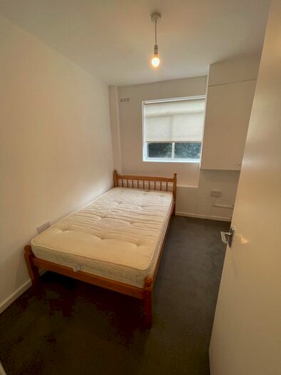 3 Bedroom Flat To Rent In Hampden Lane, London, N17