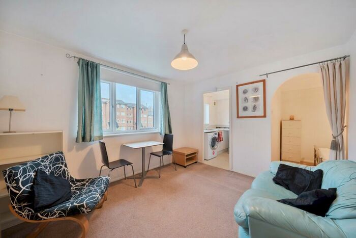 Studio To Rent In Inwen Court, Grinstead Road, London, Greater London, SE8