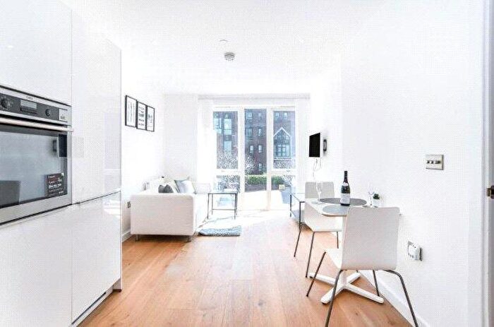1 Bedroom Apartment To Rent In Turnberry Quays, Tower Hamlets, London, E14
