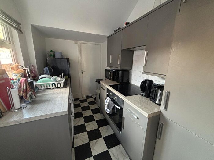 4 Bedroom House To Rent In Midland Avenue, Lenton, East Midlands, NG7