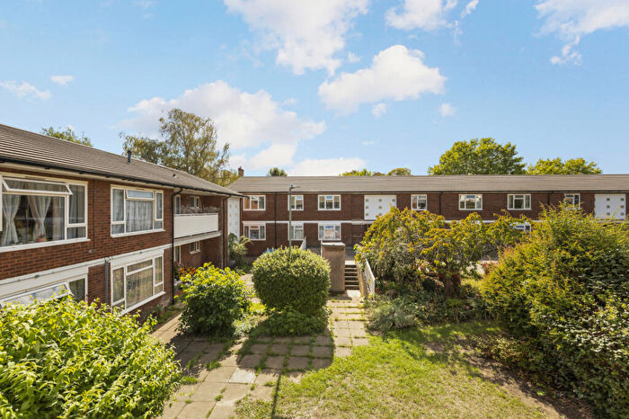 3 Bedroom Apartment For Sale In Haylett Gardens, Anglesea Road, Kingston Upon Thames, KT1