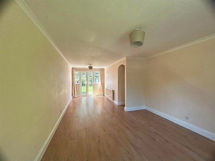 3 Bedroom House To Rent In Sherwoods Rise, Harpenden, AL5
