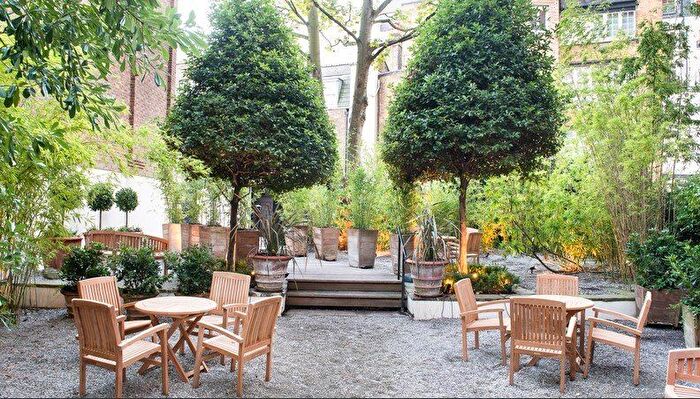 2 Bedroom Flat To Rent In Hill Street, Mayfair, London, W1J