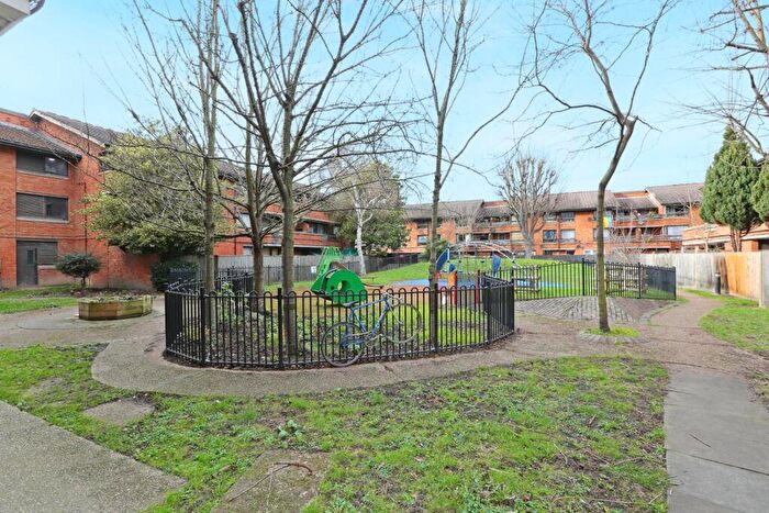 1 Bedroom Flat To Rent In Mary Datchelor Close, , London, SE5