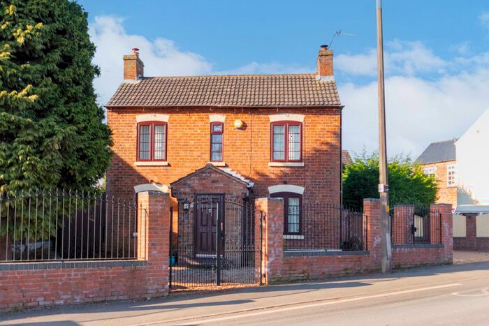 3 Bedroom Cottage To Rent In Gladstone Road, Stourbridge, West Midlands, DY8