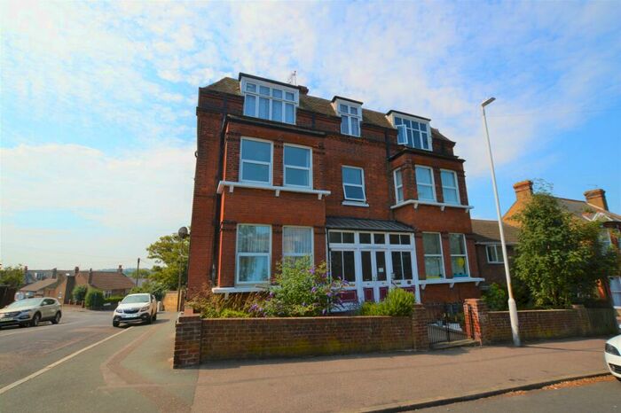 2 Bedroom Flat To Rent In Approach Road, Margate, CT9