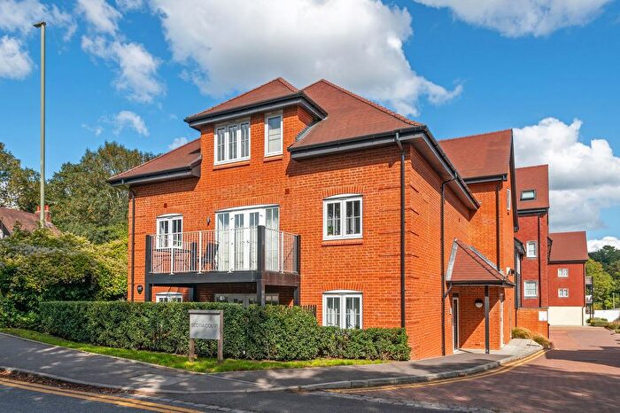 1 Bedroom Flat For Sale In Station Road North, Merstham, RH1