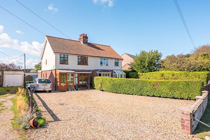 3 Bedroom Semi-Detached House For Sale In Norwich Road, Cromer, NR27