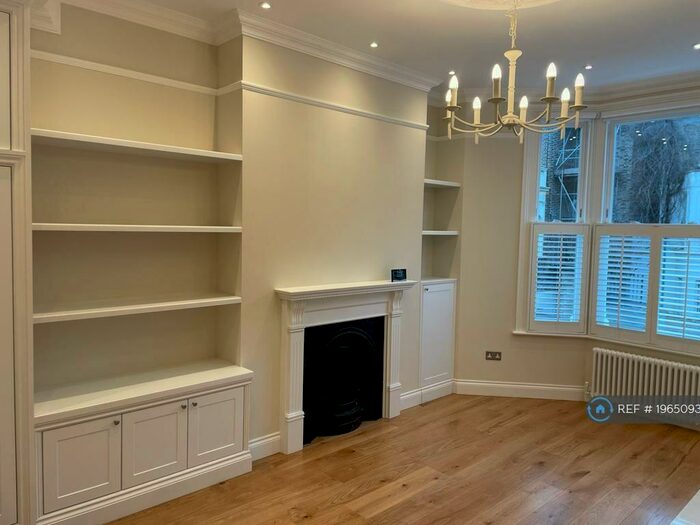 1 Bedroom Flat To Rent In Raised Ground Floor, London, SW11