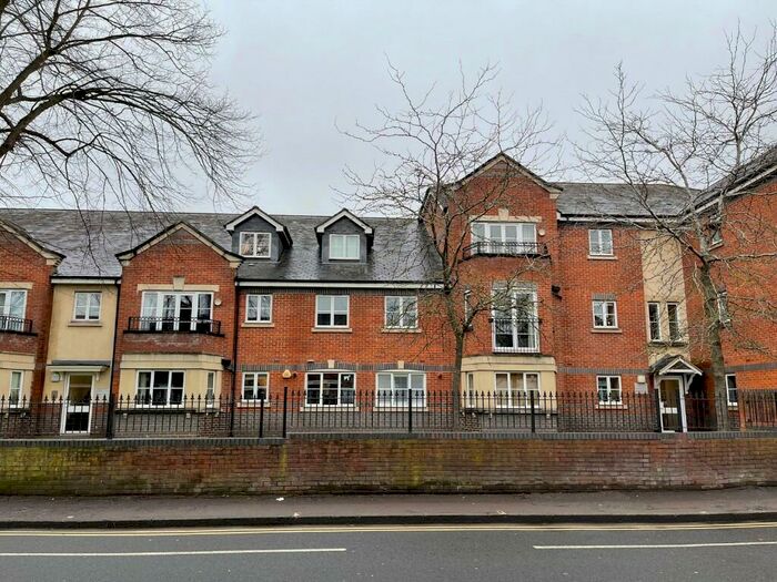 2 Bedroom Apartment To Rent In Osney Lane, Oxford, Oxfordshire, OX1