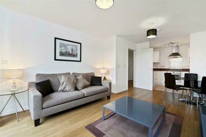 1 Bedroom Flat To Rent In Annabel Close, London, E14