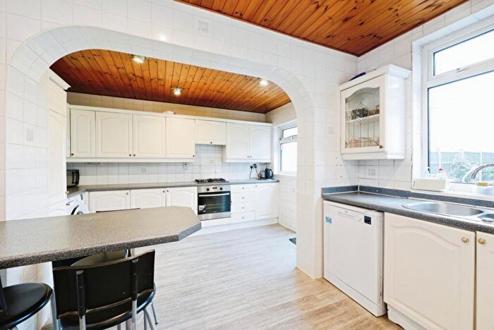 4 Bedroom Semi-Detached House For Sale In Valley Drive, London, NW9