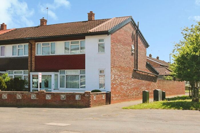 3 Bedroom End Of Terrace House For Sale In Parlaunt Road, Langley, SL3