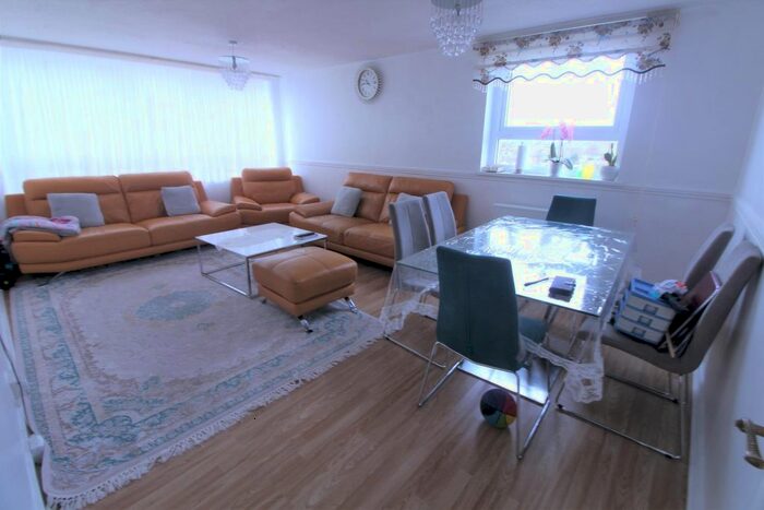 2 Bedroom Flat To Rent In Eastfield Road, Enfield, EN3